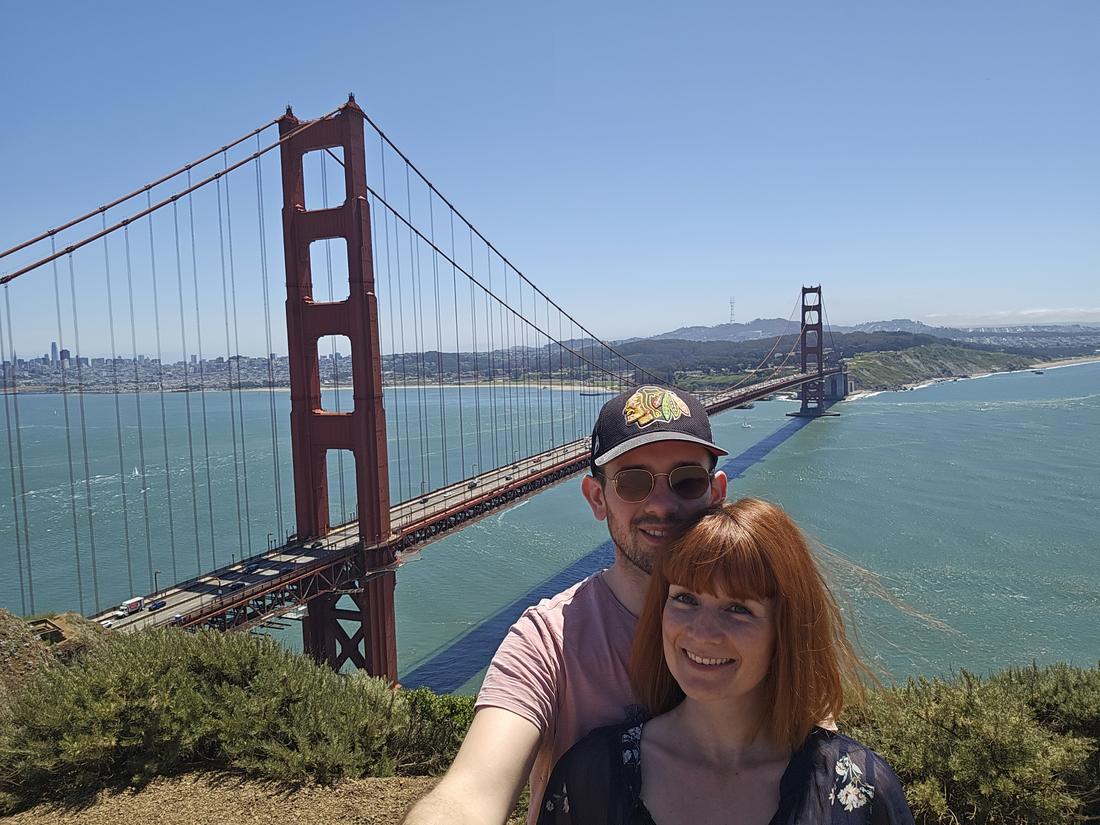 Devant le Golden Gate